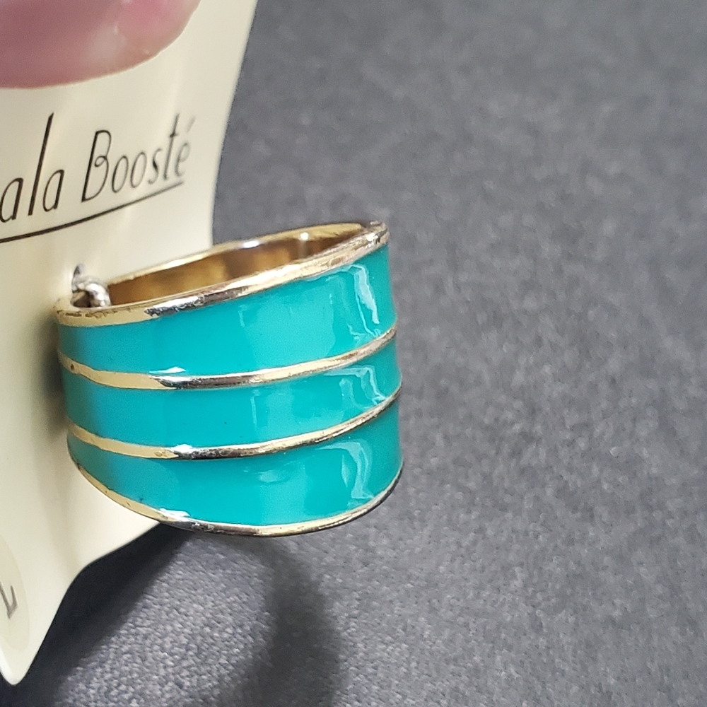 Gold tone turquoise enamel ring - Picture 5 of 8